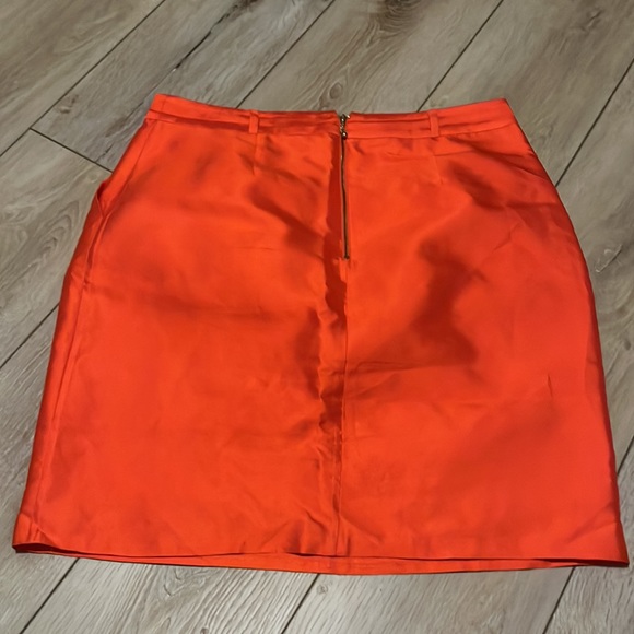 Size 8 Kate Spade Vibrant Orange Skirt with Pockets - Picture 3 of 3